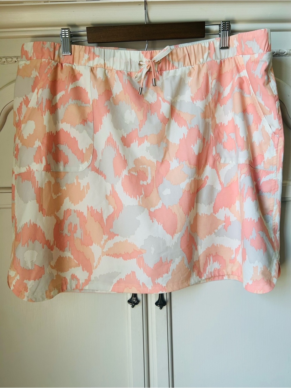 Chico’s Zenergy Skort Orange Multicolor Pastel  3.5 size 18 Active Lightweight